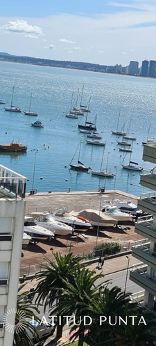 Imagen 2 de 22 de Apartamento Con Vista Al Puerto