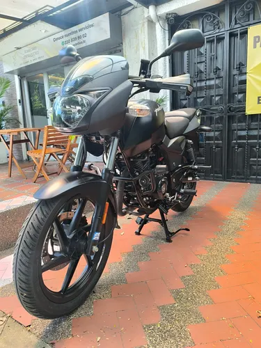Pulsar 180 Fi Negro Mate