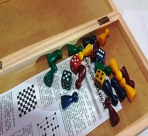 Tudo Em Madeira Jogo De Ludo Dados Peões Tabuleiro Estojo