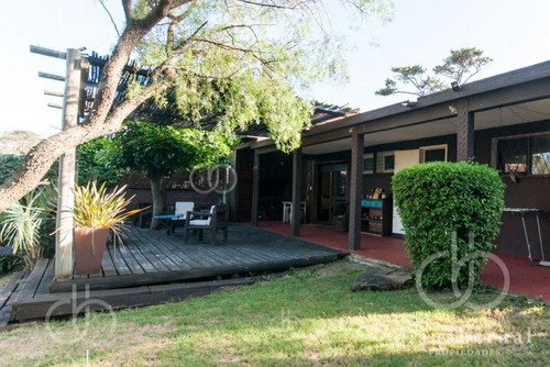 Casa De 3 Dormitorios En Mansa, Punta Del Este. - Ref: 41178