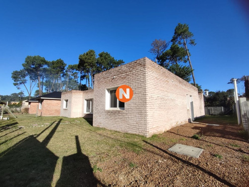 Imagen 3 de 26 de Espectacular Casa De Muy Buena Construcción En Pinares