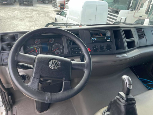 Imagem 4 de 9 de Vw 25420 6x2 2014 V-tronic 525.000km U.dono Mugen Caminhoes