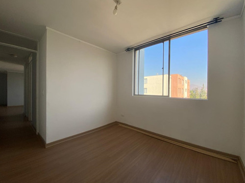 Excelente Ubicación En Condominio Y Con Estacionamiento