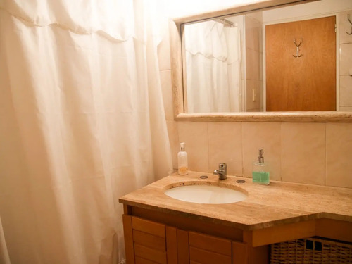 Precioso Apartamento En Excelente Zona De Malvin. Vista Al Mar Conterraza Al Frente. Liv Com, 3 Dorm. 2 Baños, Garage, Cocina Con Estar Integrado Gym, Piscina, Barbacoa, Vig 24hs
