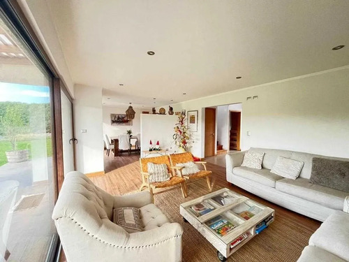 Vendo Parcela Con Hermosa Casa En Condominio