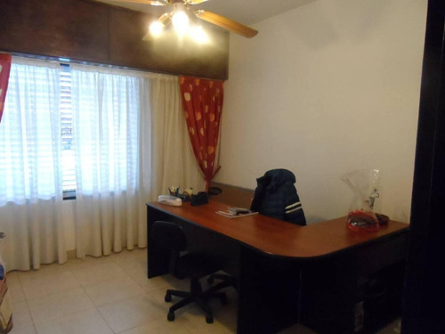 Imagen 7 de 19 de Castelar Norte, Importante Propiedad De 7 Ambientes.