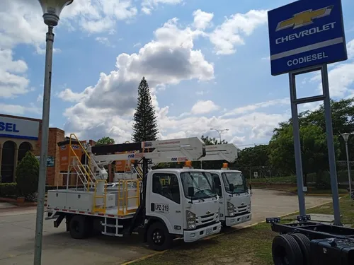 Grua Tipo Canasta Aislada