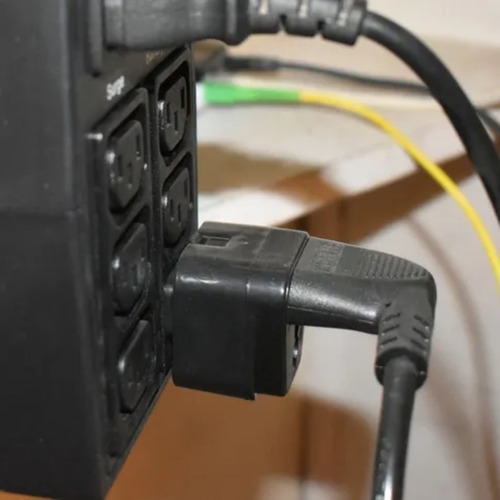 Imagen 4 de 5 de Adaptador C14 A C13 Para Ups-enchufe Universal Hembra Chile