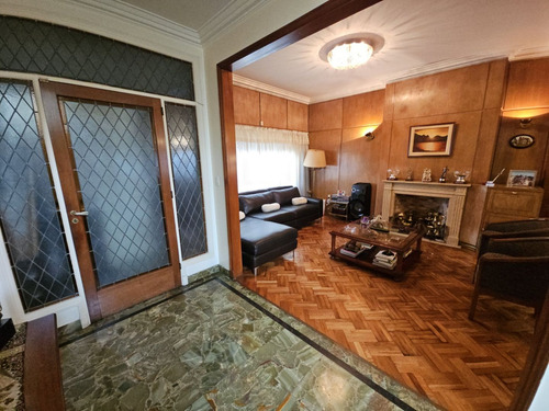 Casa Lote Propio 5 Amb. Con Jardín Y Pileta Floresta