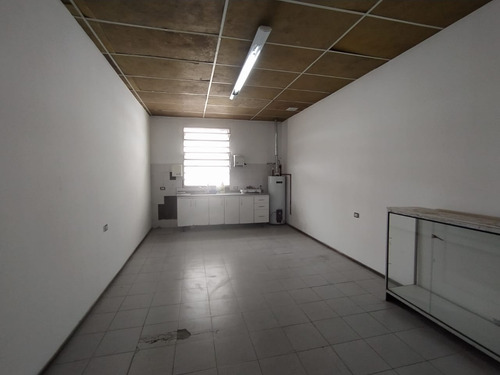 Local Comercial En Venta En Zona Centro - Lima Y Alvear