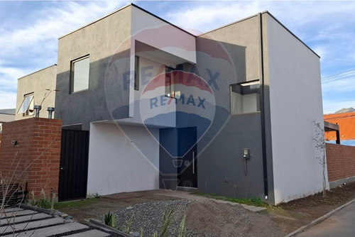 Casa En Arriendo, Sin Uso