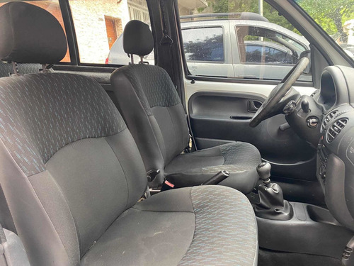 Imagen 10 de 16 de Renault Kangoo 2016 1.6 Furgon Ph3 Confort 5as Lc