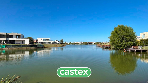 Lote En Venta A Laguna Central En El Cantón Norte, Escobar