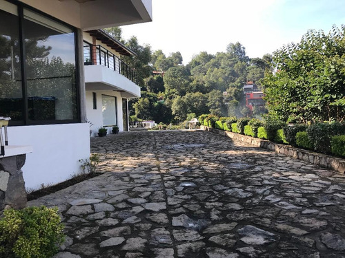Casa En Venta En Colonia Manguito, Valle De Bravo, Estado De México