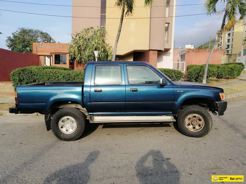 Toyota Hilux Doble Cabina 4x4