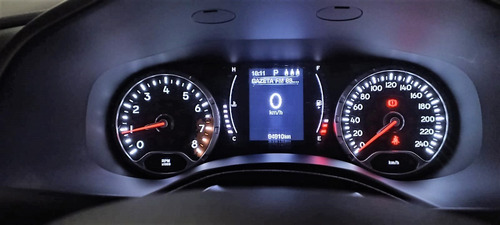 Imagem 8 de 9 de Jeep Renegade Sport 1.8 (aut) (flex) 2017