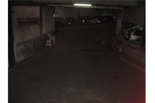 Imagen 2 de 5 de Cochera En Flores, Alberdi Al 2300. Muy Comoda
