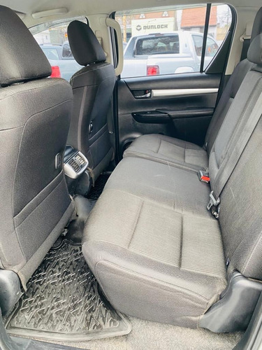 Imagen 19 de 23 de Toyota Hilux Srv 4x4