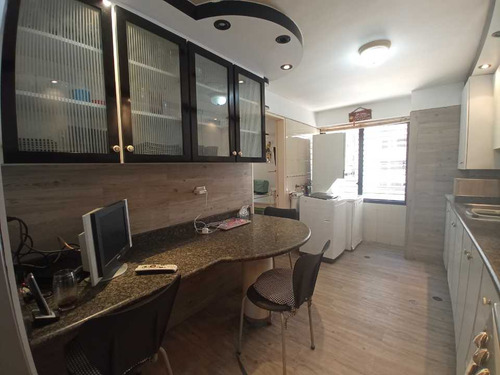 Imagen 11 de 26 de Se Vende Lindo Apartamento Actualizado 124 M² 3hab+serv/3b/2p El Cigarral