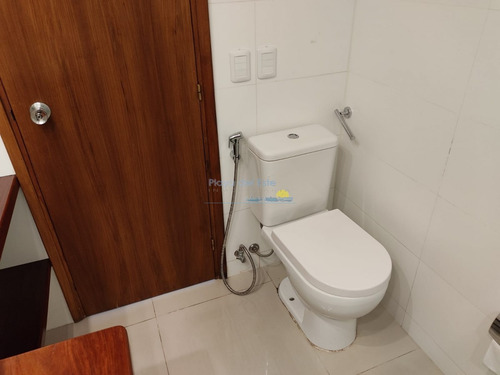 Venta Apartamento 3 Dormitorios En Suite, Península, Frente Al Puerto, Punta Del Este- Ref: 11642