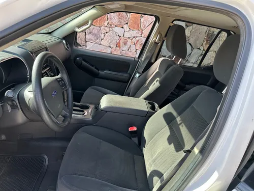 Ford Explorer 4.6 Xlt V8 3er Asiento Sync 4x2 Mt