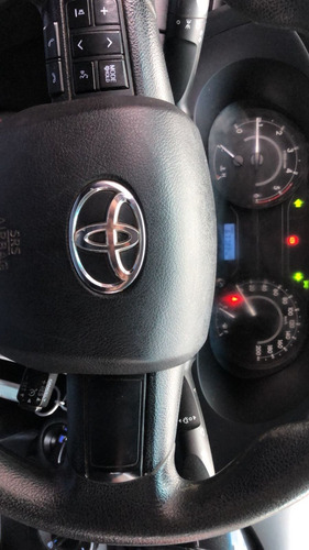 Imagen 8 de 8 de Toyota Hilux 4x4