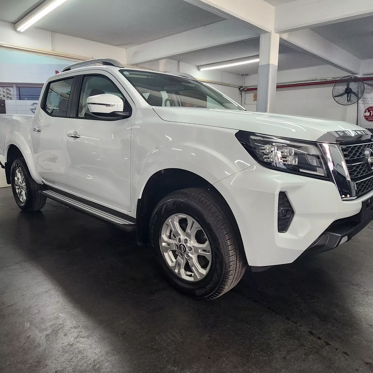 Nissan Frontier 2.3t Xe 4x2 Mt L22