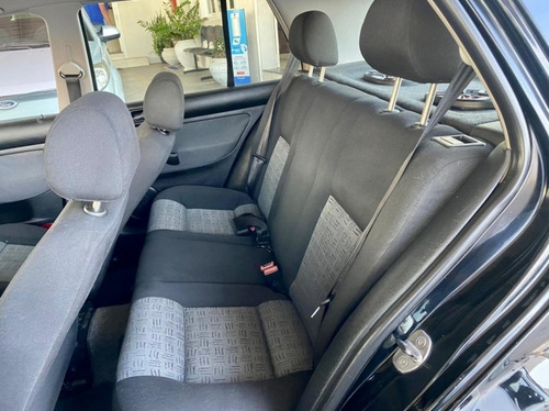 Imagem 13 de 15 de Volkswagen Golf 1.6 Plus