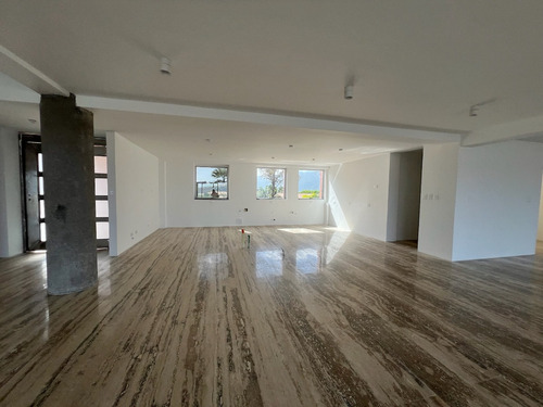 Vende Exclusivo Apartamento Con Terraza Y Vista Panorámica 360°, Urb. Colinas De Bello Monte, (sector Valle Arriba). Calle Cerrada Con Vigilancia, Edificio Boutique De Solo 3 Apartamentos, Privacidad.