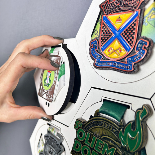 Porta Medalhas De Mdf Unissex Hexagonal - Kit Com 5 Peças Cor Branco