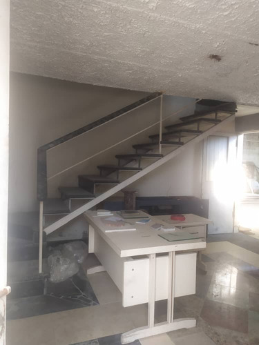 Imagen 8 de 12 de Se Alquila Galpon En Palo Negro 400 Metros- Kirpal Gonzalez