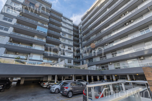 Departamento De 2 Ambientes Con Patio En Caballito - Venta -