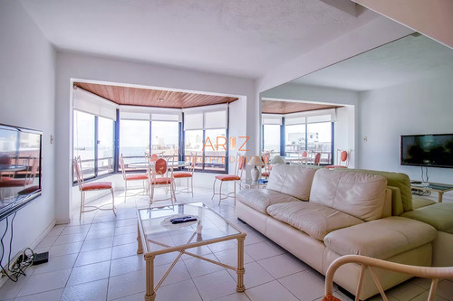 Apartamento En Venta De 3 Dormitorios En Edificio Palm Beach . Peninsula , Punta Del Este 