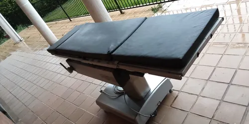 Mesa De Cirugía Amsco 2080l (Usado)