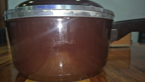 Olla Cacerola Essen Bordó (Usado)
