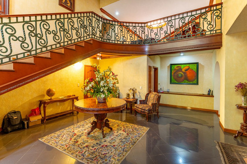 Elegancia Y Tranquilidad, Casa En Venta En Jardines Del Pedregal