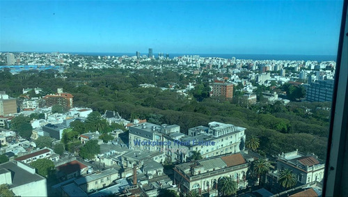 Imagen 13 de 15 de Oficina, Ubicacion Privilegiada, Con Vista Y Barabacoa Cw187500