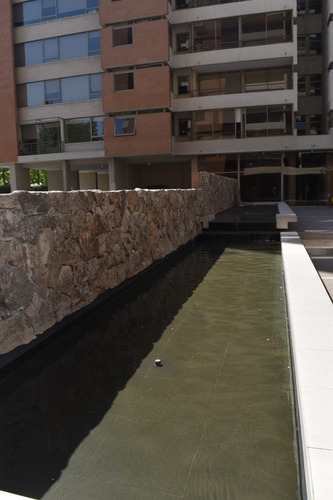 Departamento En Excelentes Condiciones Las Condes