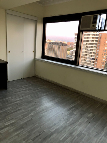 Oficina 65 M² Ubicada En El Mejor Barrio De Providencia