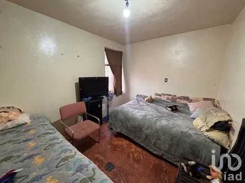 Venta Casa 5 Ambientes Metropolitana Tercera Sección