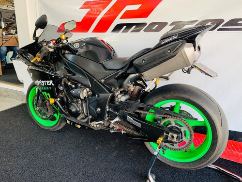 Yamaha R1 2013 Preta