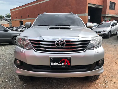 Toyota Fortuner 3.0 Sr5