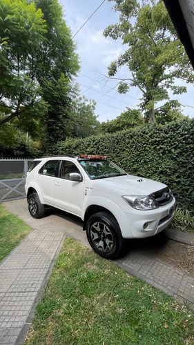 Toyota Hilux SW4 3.0 Srv Cuero At