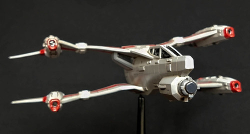 Babylon-5 Thunderbolt Fighter Resin Model (Usado)