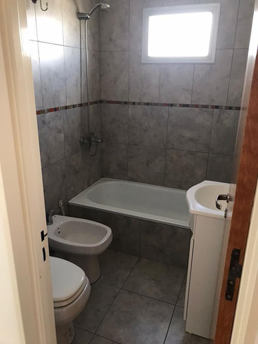 Imagen 16 de 16 de Departamento De Un Dormitorio En Venta - La Plata - Balcón Al Frente Piso Alto