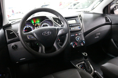 Hyundai Hb20s Confort Style 2016 Baixo Km Garantia De Fabric