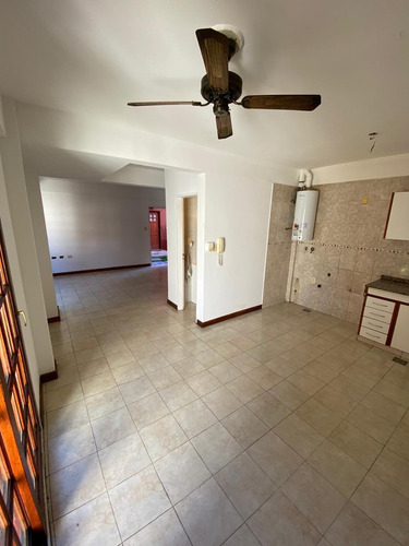 Imagen 4 de 14 de Hermoso Triplex 4 Ambientes Con Cochera En Monte Grande