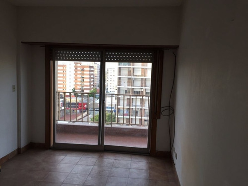 Imagen 3 de 8 de Departamento De 2 Ambientes En Pleno Centro De Monte Grande!