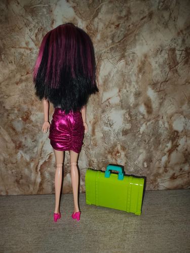 Barbie Fashionista Raquel (Usado)