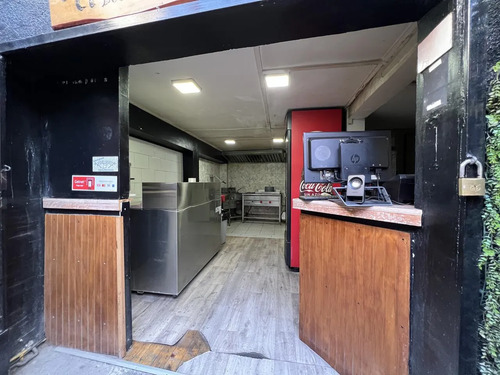 Excelente Local Comercial  De 27 M2 Con Espacio Para Terraza
